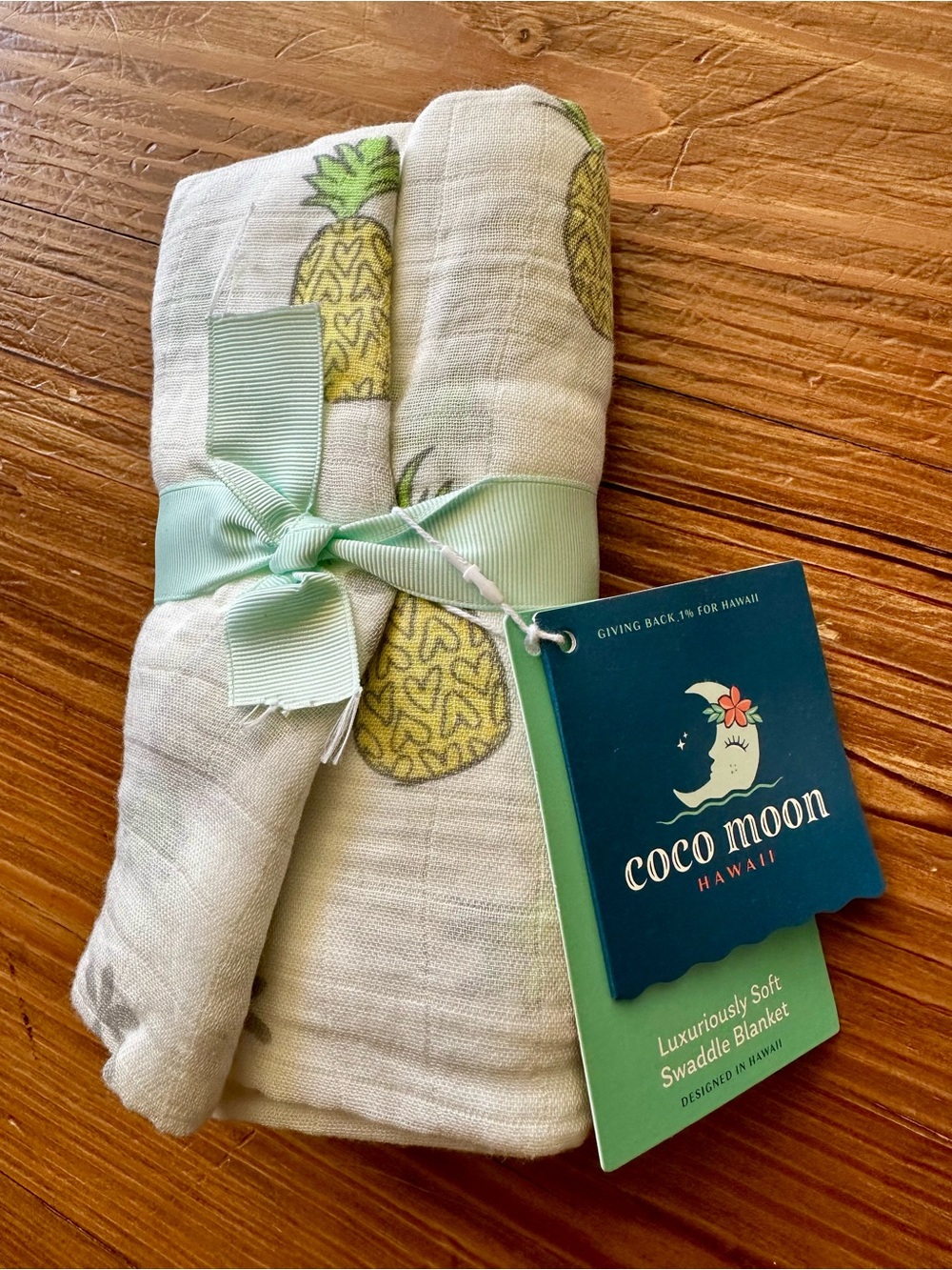 🌺 Coco Moon Hawaii Pineapple Swaddle Blanket – NEW WITH TAGS 🍍